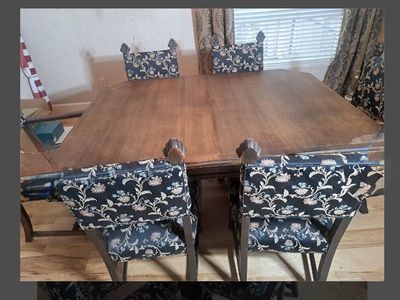 Beautiful Edwardian Table & Chairs