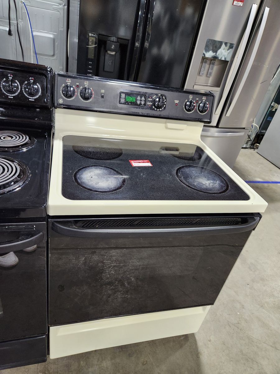 GE 30" Electric Range Oven with Glass Cooktop - Black & Bisque