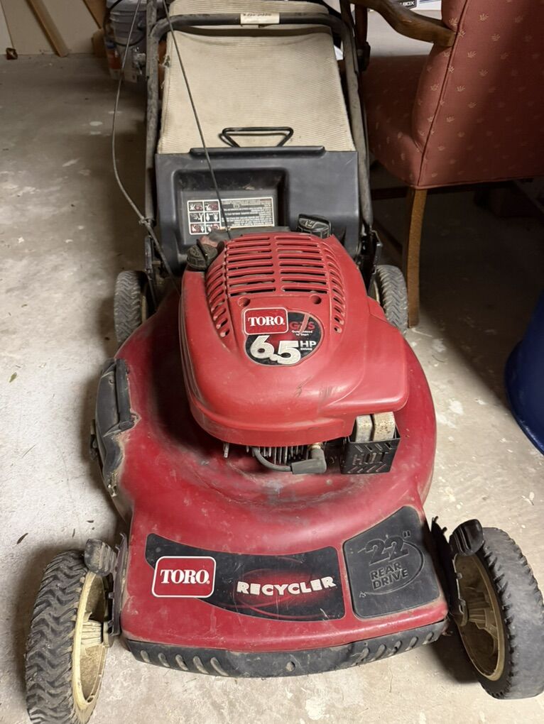 Toro 6.5 HP 22 Inch Lawn Mower/Recycler