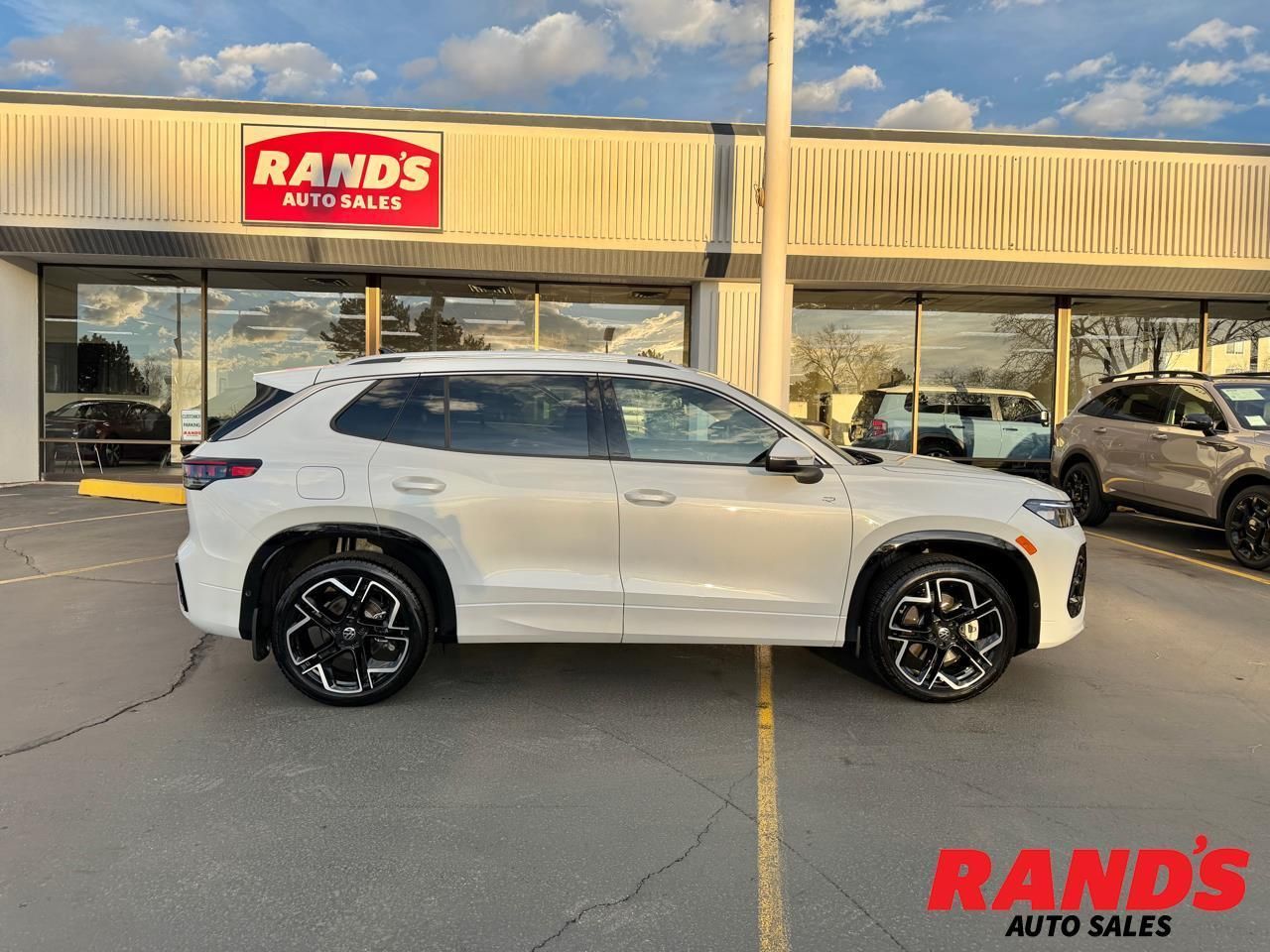 2025 Volkswagen Tiguan SEL R-Line 4Motion