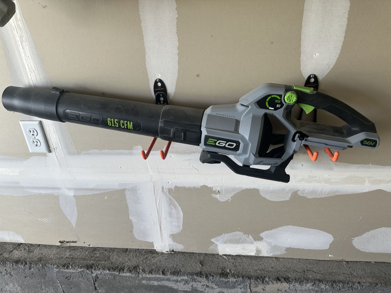 EGO POWER+ LB6151 56V Battery Handheld Leaf Blower Kit w/ 2.5 Ah Battery & Charger