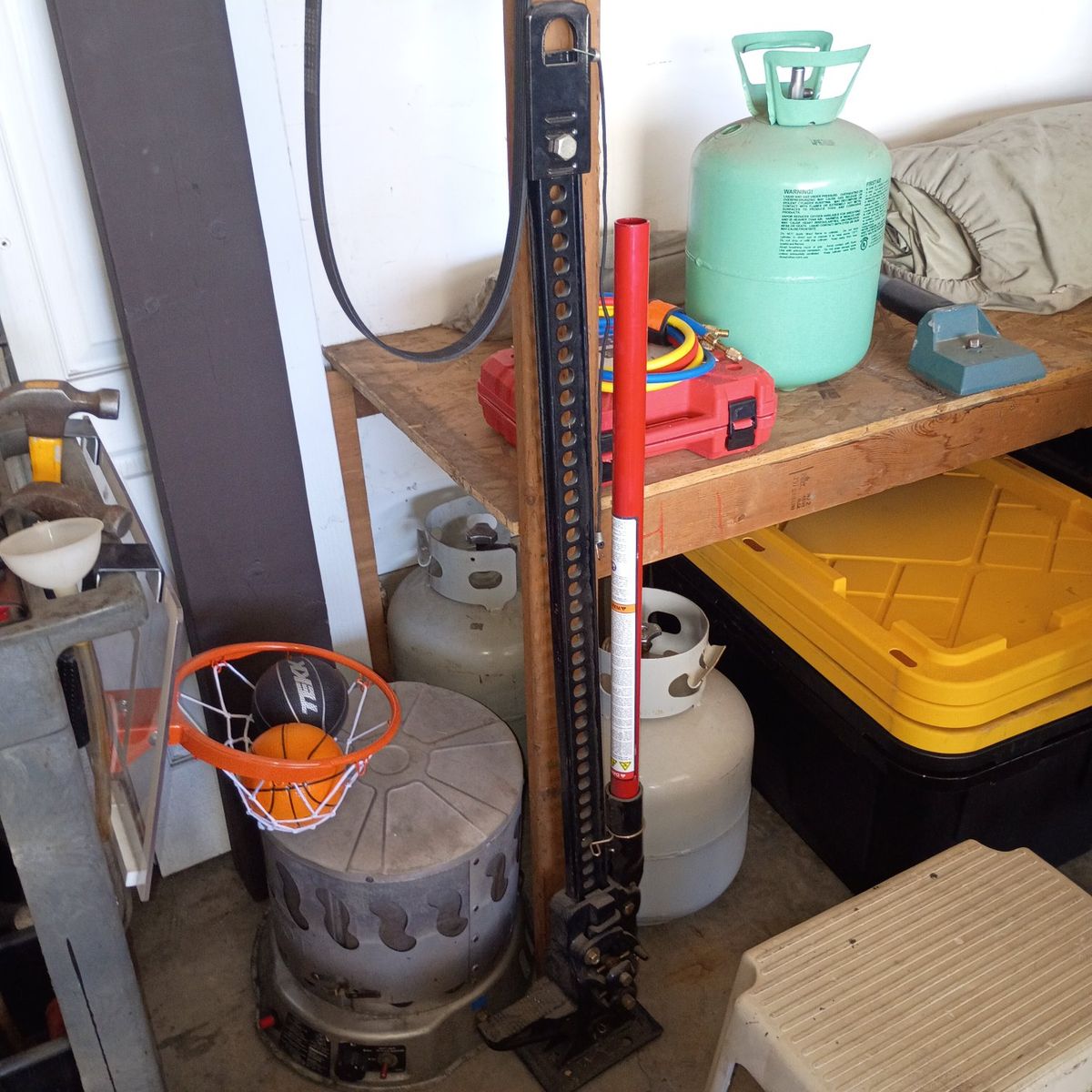 GARAGE TOOL SALE 