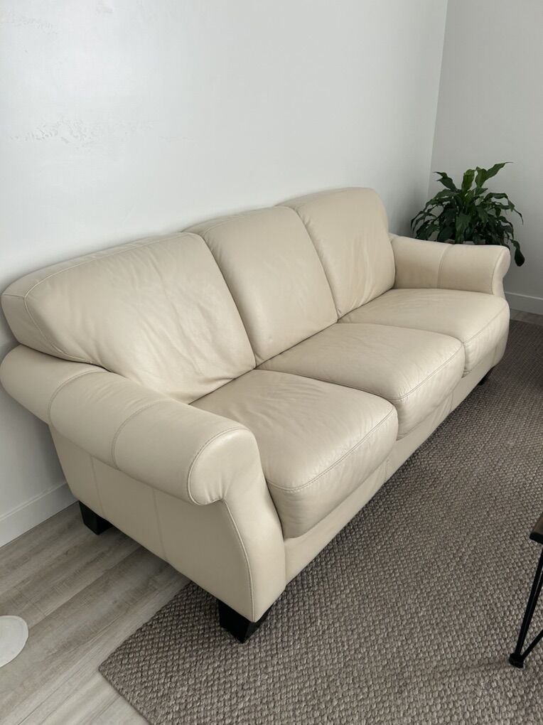 Couch and Loveseat Leather 1100 For Both