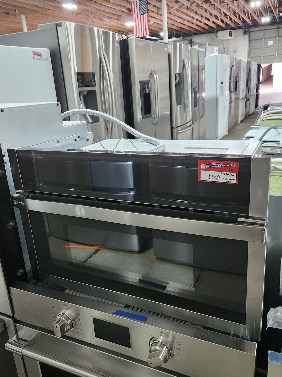 BEAUTIFUL GE PROFILE SINGLE WALL OVEN! W-WARRANTY