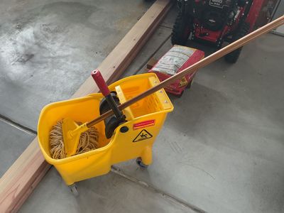 Mop bucket