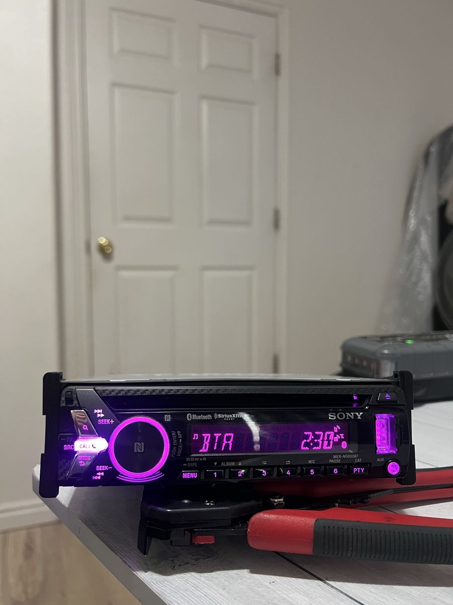 Sony Stereo BLUETOOTH  outputs FM USB aux