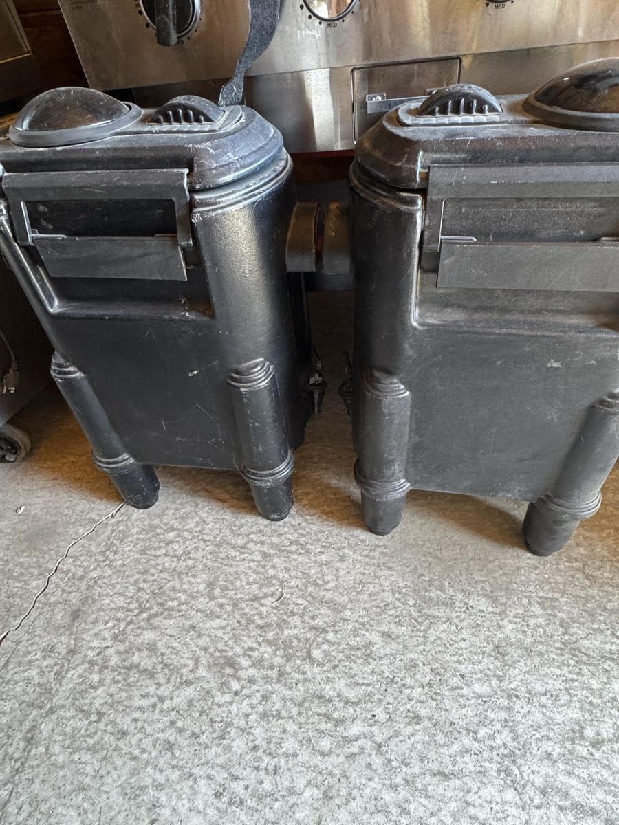 Cambro Isulated Coffee or Tea Beverage Dispensers