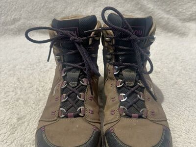 Ahnu Women’s 6.5 Beige Leather Wtrprf Hiking Boots