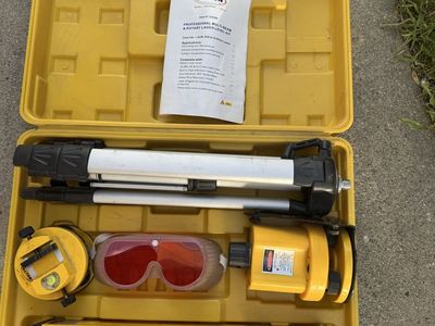 Alton 132300 Professional Multi-Beam & Rotary Laser Level Kit in Case (I11E)