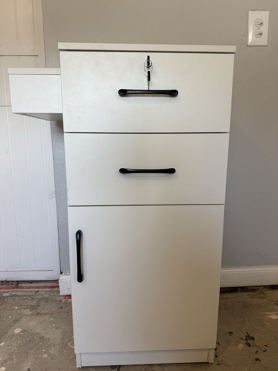 Salon utility stand