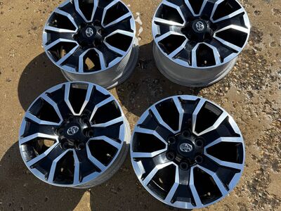 2021 Toyota Tacoma Sport OEM 17" Rims and bolts – Set of 4