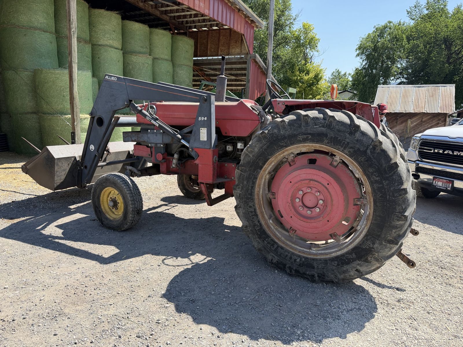 Massey Ferguson 180 Diesel Tractor with Allied Front Loader