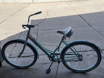 beach cruiser bicycle