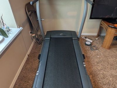NordicTrack A2250 Folding Treadmill SpaceSaver Design