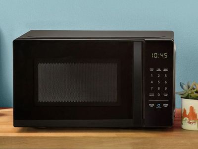 Amazon Alexa Voice Controlled Smart Countertop Microwave, Black 0.7 cu ft