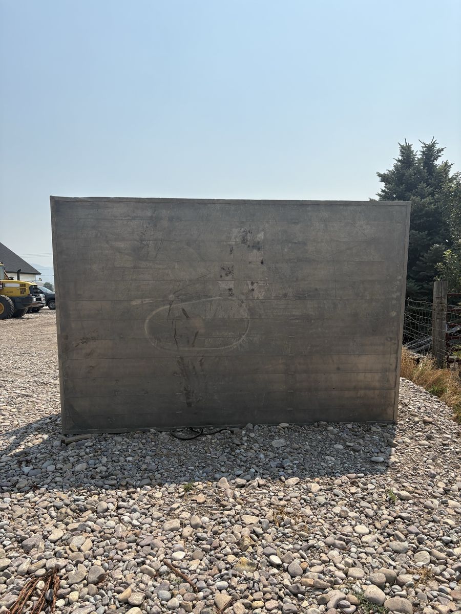 Trench box