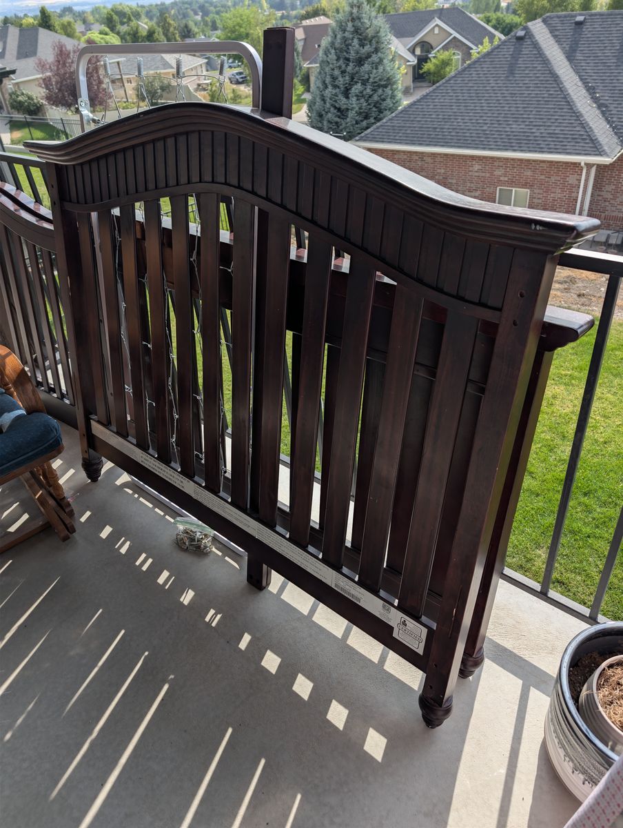 Baby crib