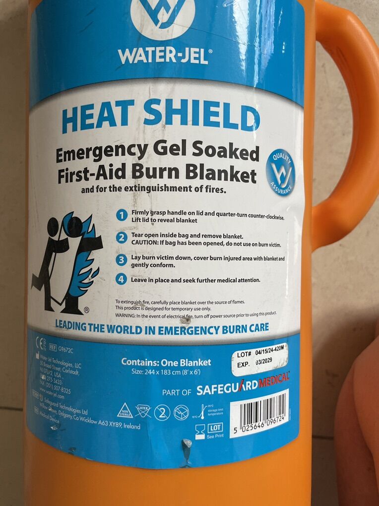 WATER JEL 8' X 6' HEAT SHIELD W/ CANISTER