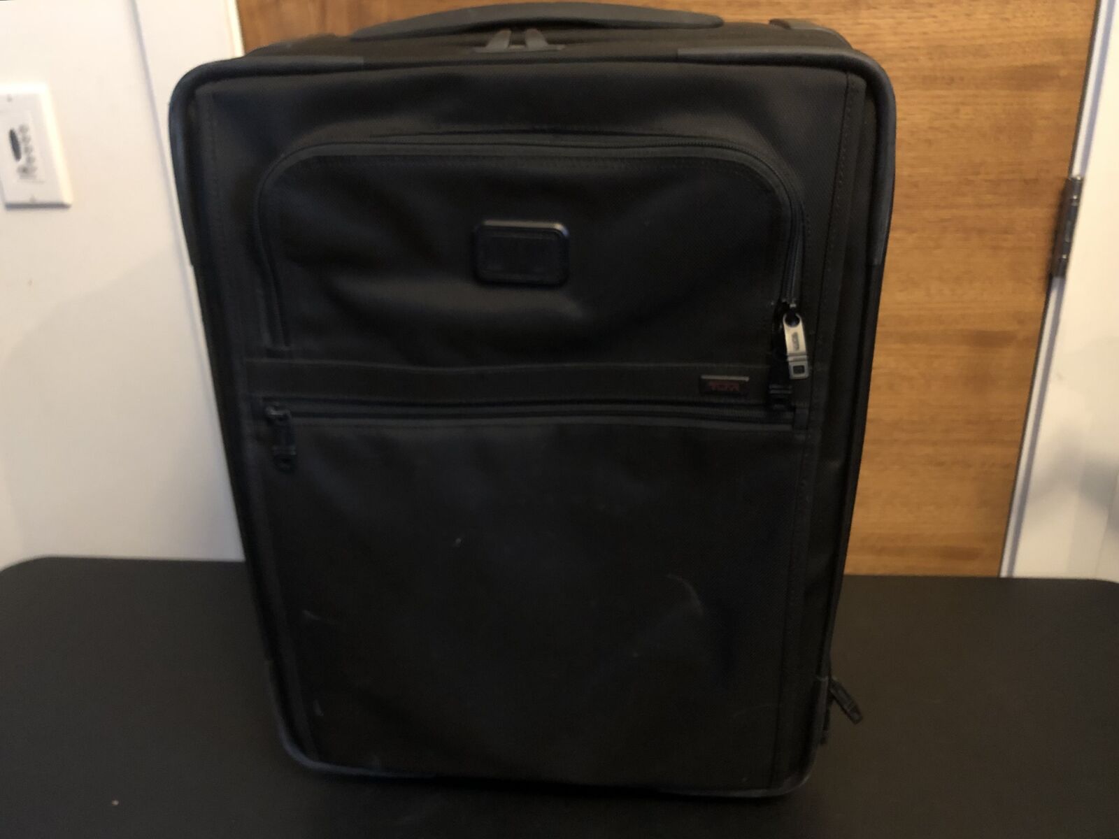 Tumi Alpha 2 Continental Carry On Garment Suitcase Luggage 2 Wheel