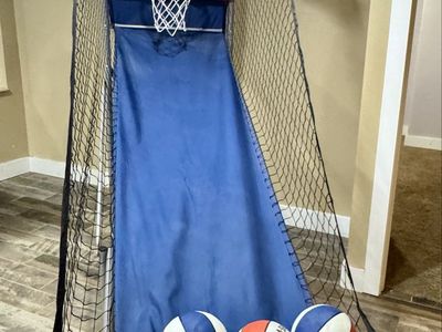 Arcade Basketball Game - Excellant Condition