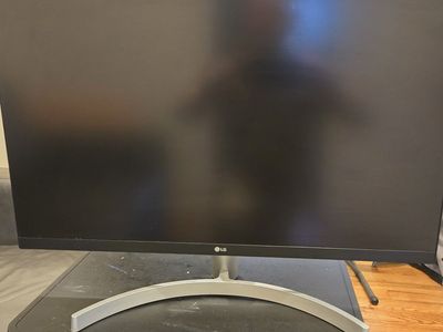 LG 27UL600-W 27" 4K UHD Monitors