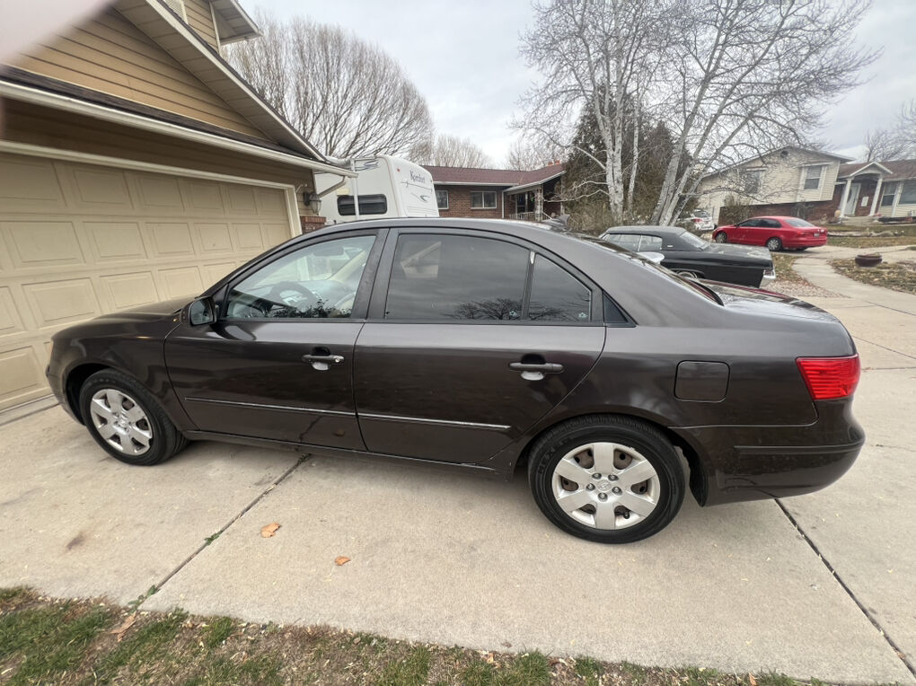 2010 HYUNDAI SONATA GLS