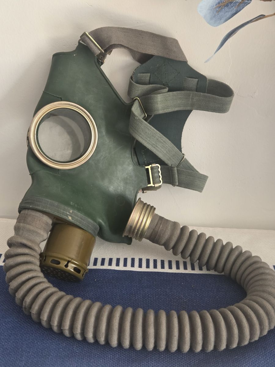NEW vintage Cold War Gas GP-4 USSR Soviet Protection Gas Mask 1954 size 1