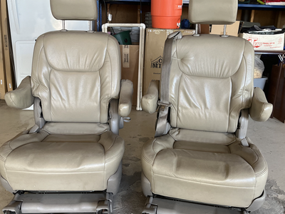 2010 Toyota Sienna 2nd Row Seats