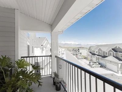 FOR RENT BRAND NEW CONDO FEMALES ONLY