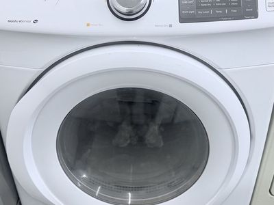 Samsung White Gas Dryer with Moisture Sensor