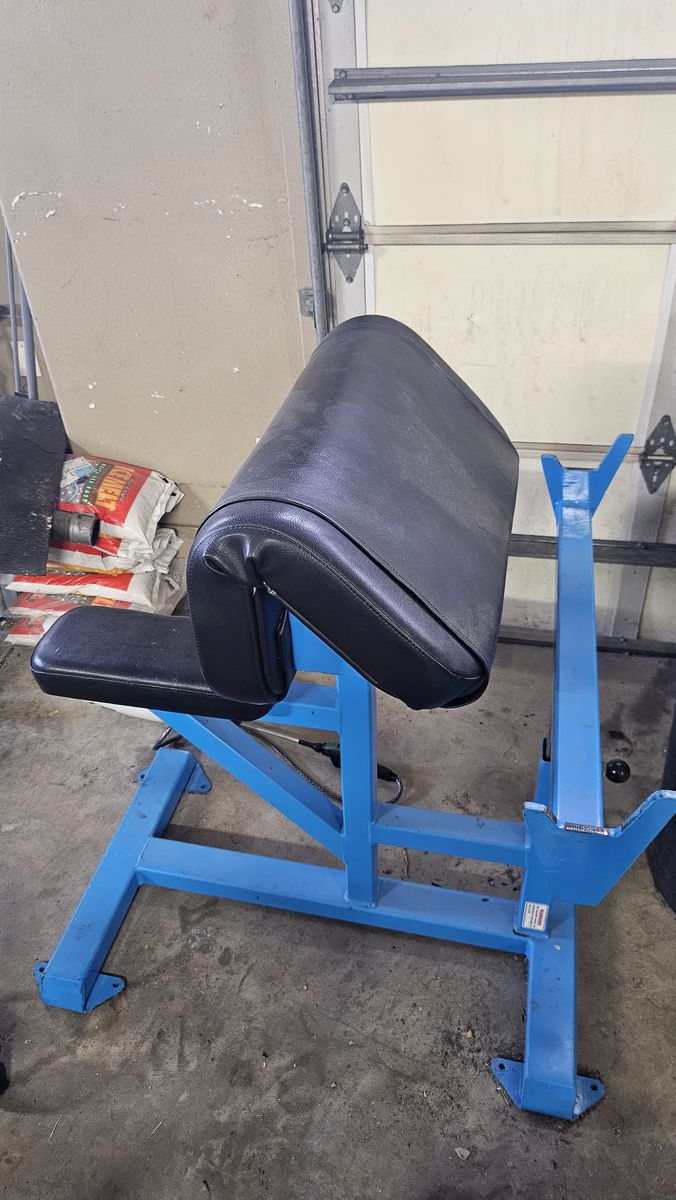 Industrial Preacher Curl Bench