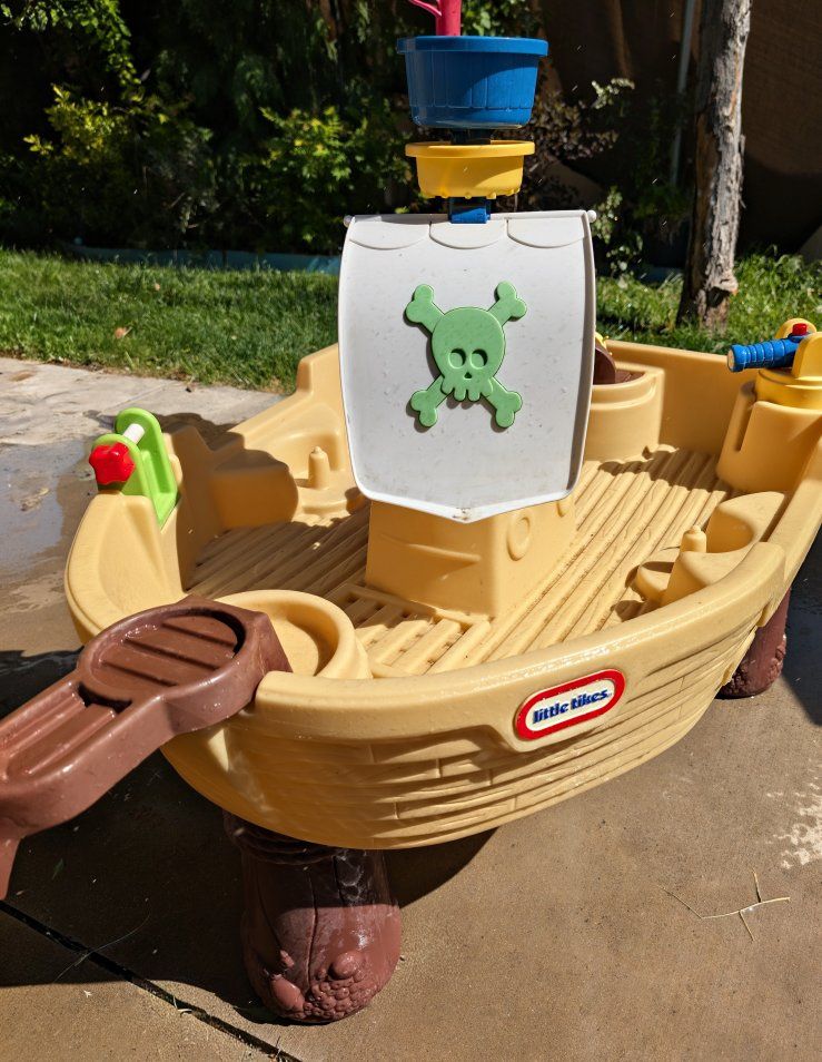 Little Tikes Pirate Ship Water Table