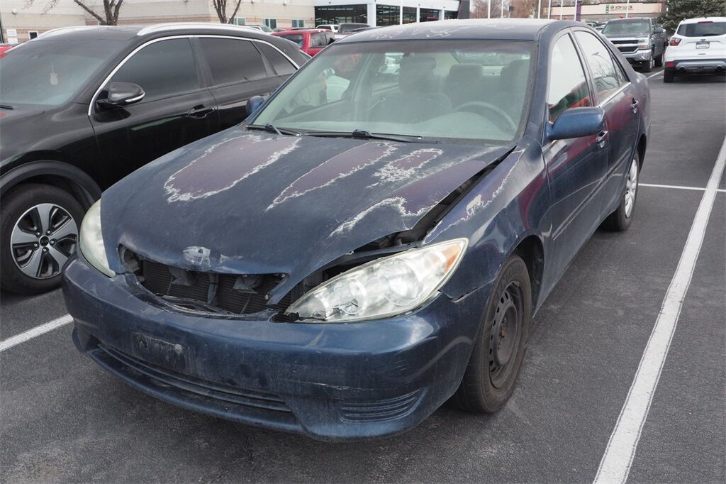 2005 TOYOTA CAMRY LE