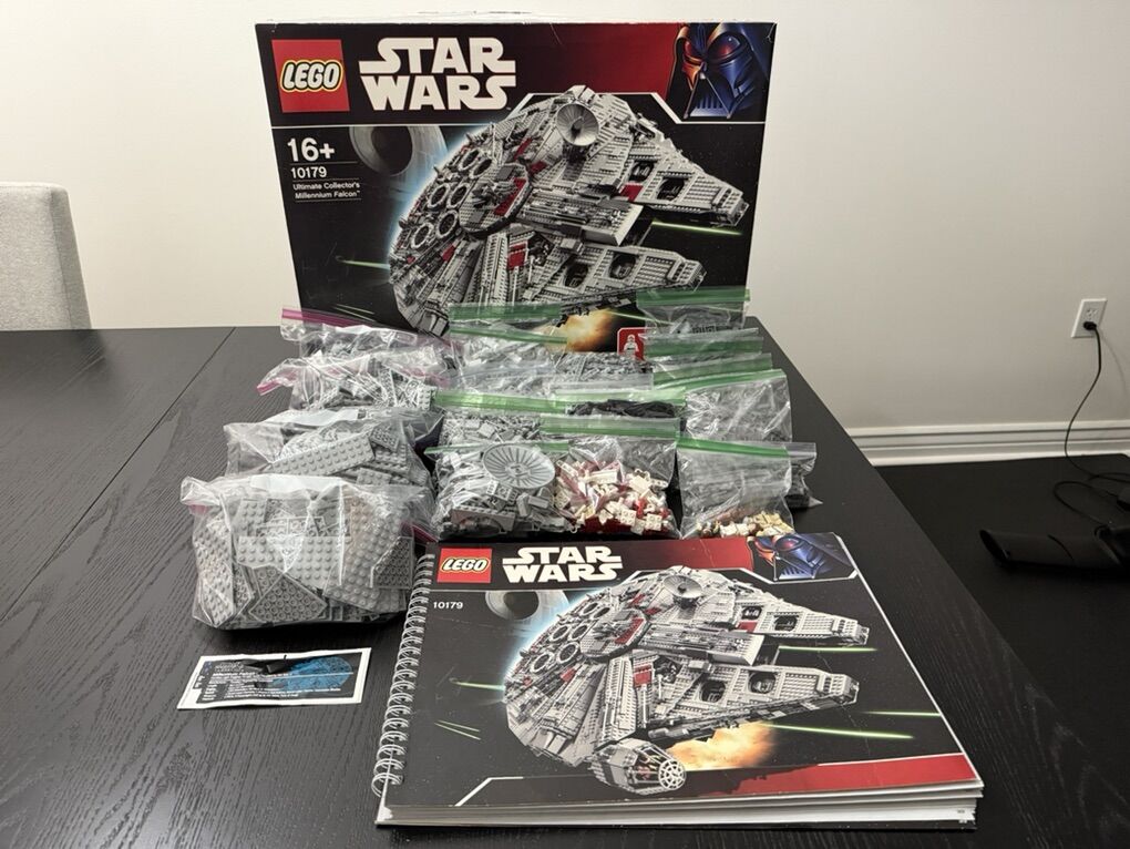 10179 LEGO Ultimate Collector’s Millennium Falcon