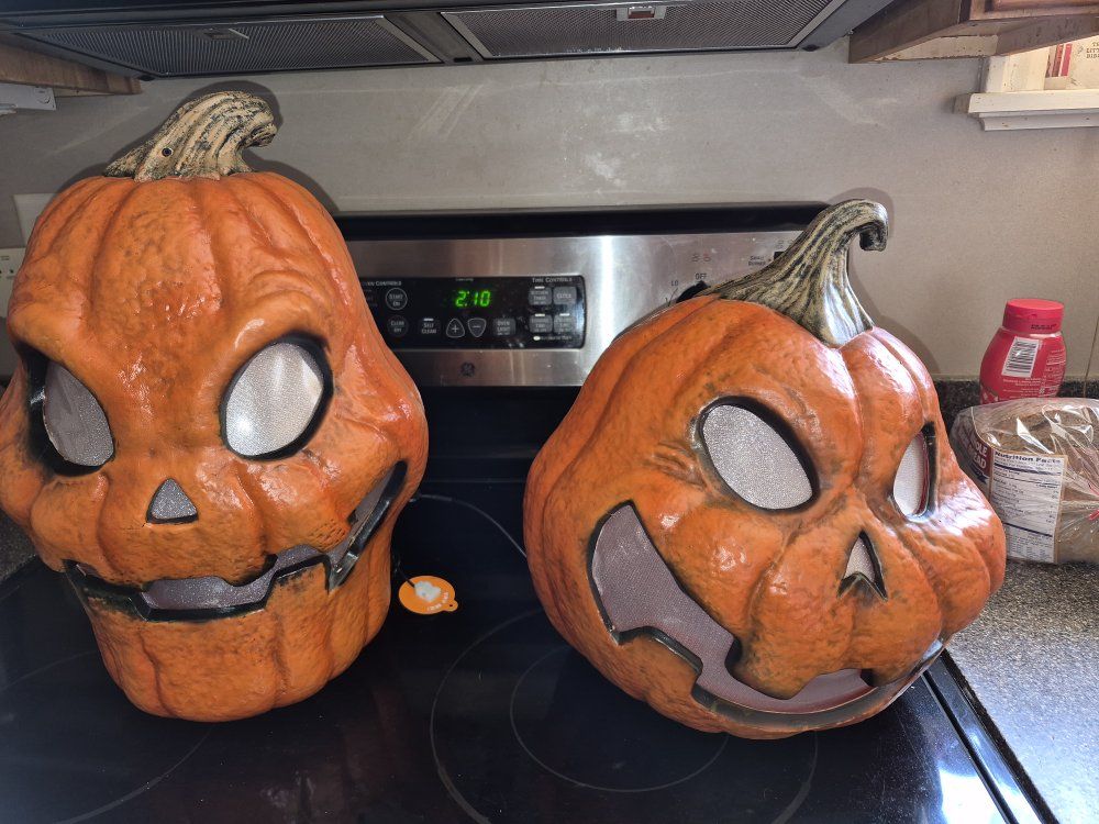 Talking Lighted Jack-o-lantern tabletop