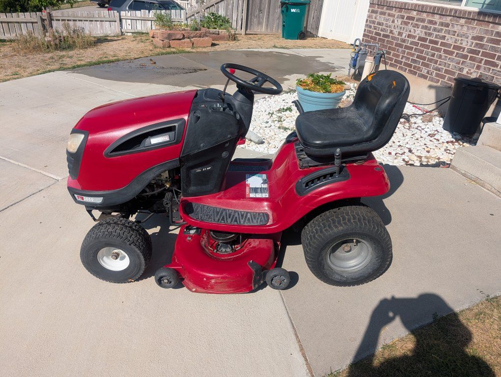 Craftsman Platinum Riding Lawn Mower 21.0 HP Briggs & Stratton Engine Red