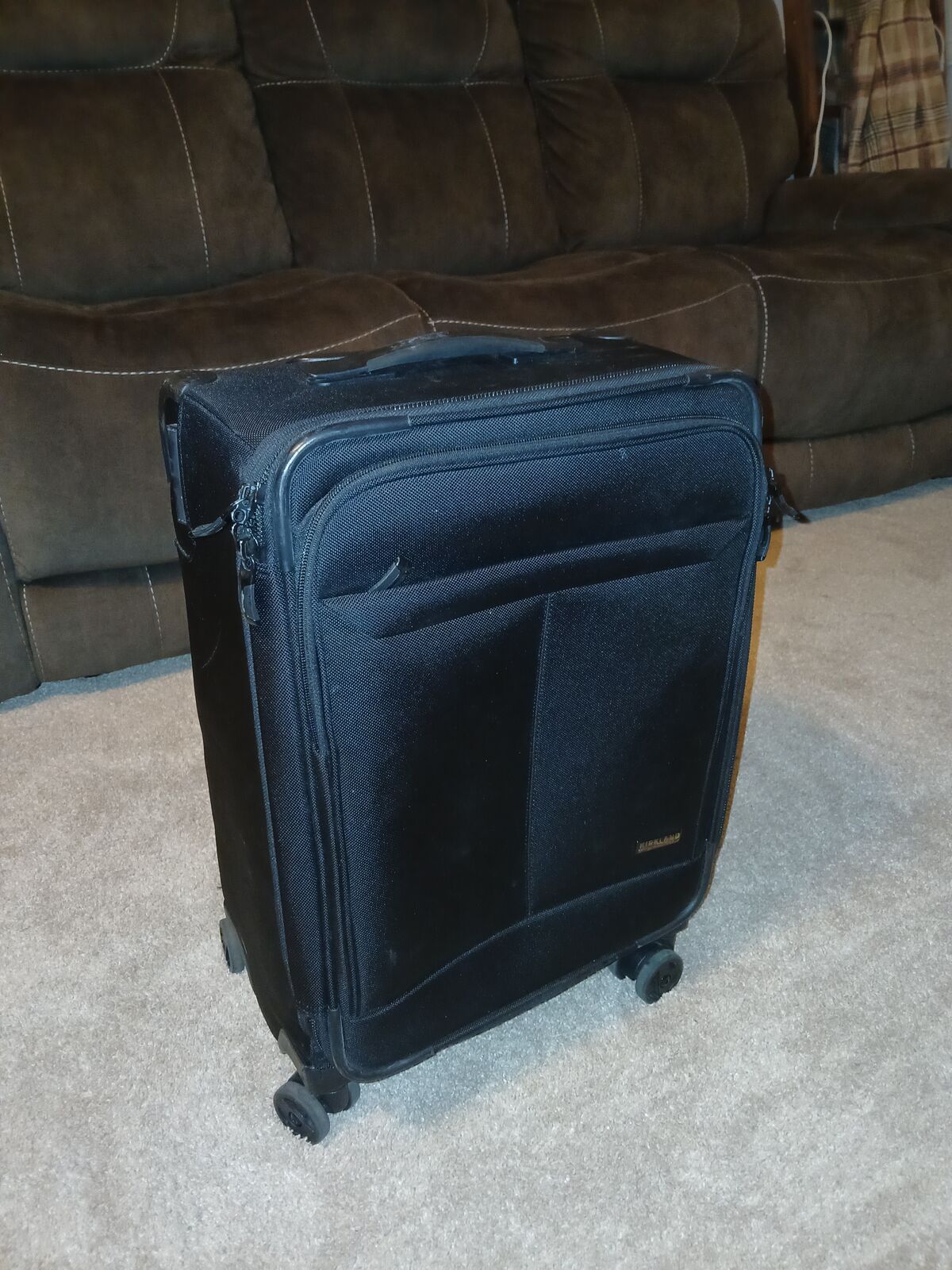 Kirkland Signature Carry-on Suitcase Rolling 4-wheel VG