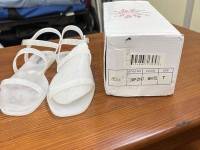 Unbranded White Glitter Jelly Sandals - Style OMP-2187 - Women's Size 7 - New in Box