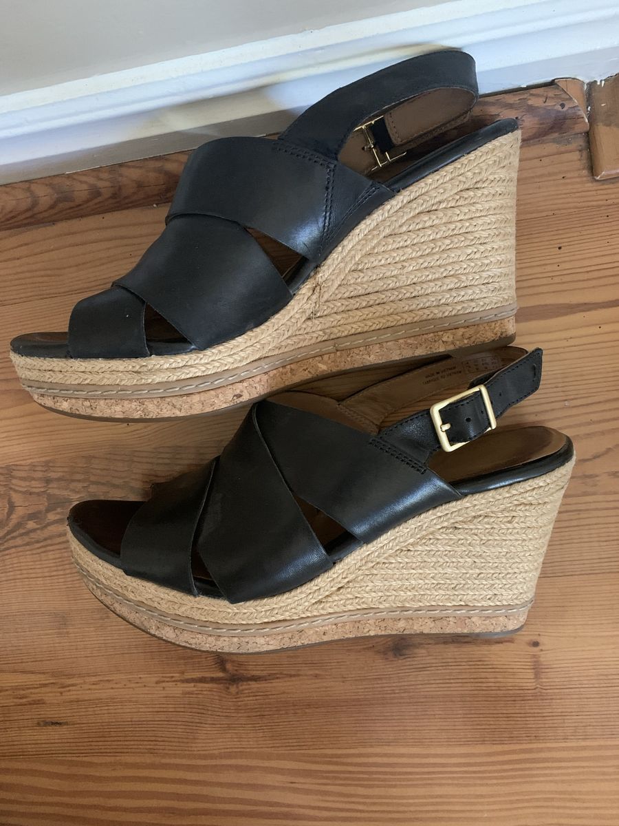 Claris’s sandals