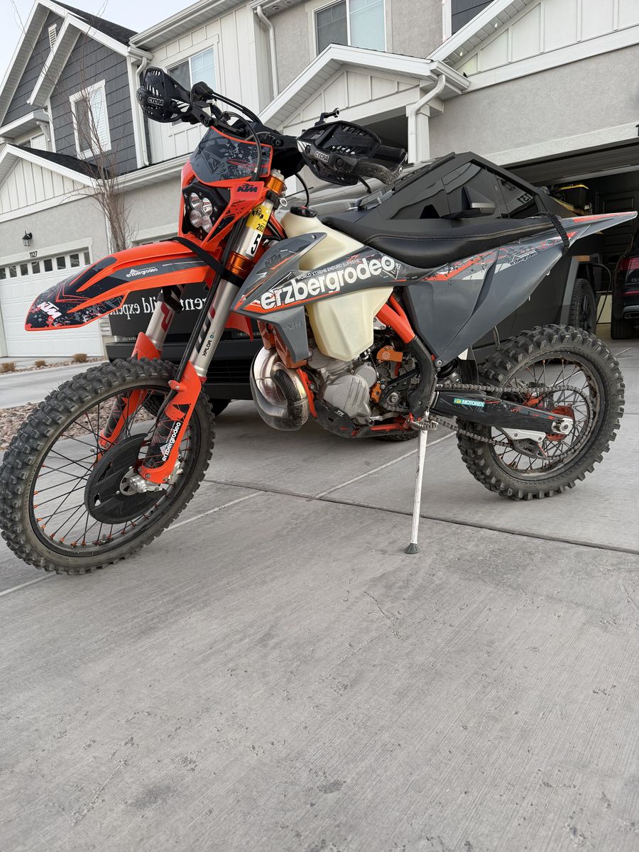 2022 KTM 300 EXC Erzbergrodeo