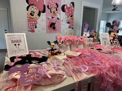 Minnie Mouse Party Decorations 🩷