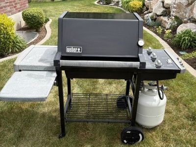 Weber 3 Burner Propane Grill – Clean & Works Great