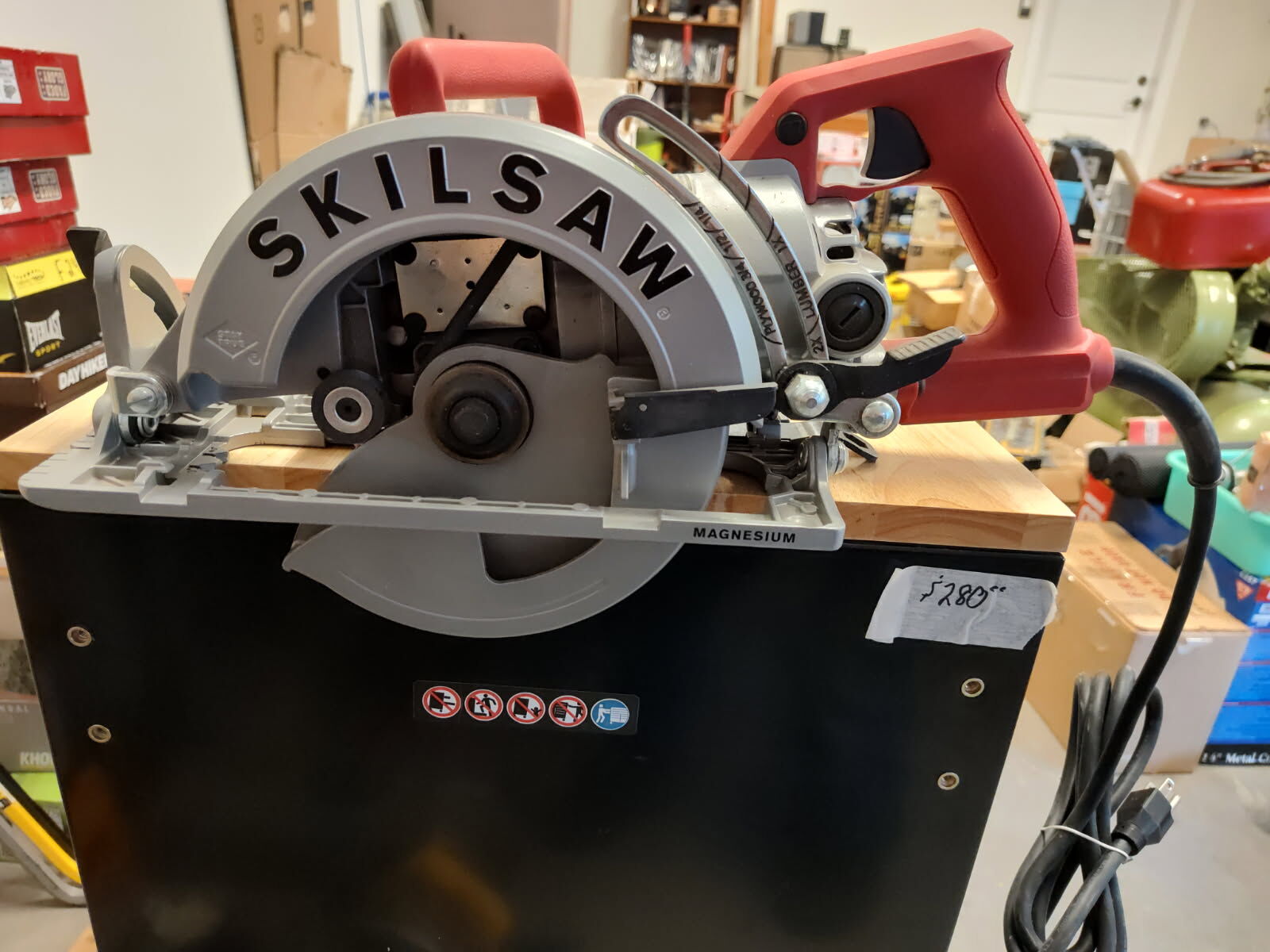 Skilsaw w/worm drive