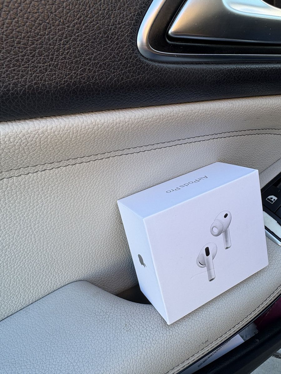 *Emergency Sale* Appple Airpods Pro 3