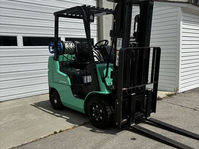 5000 pound Mitsubishi forklift