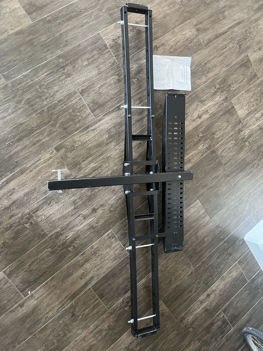 Hitch mount motorcycle carrier 500lbs like new!