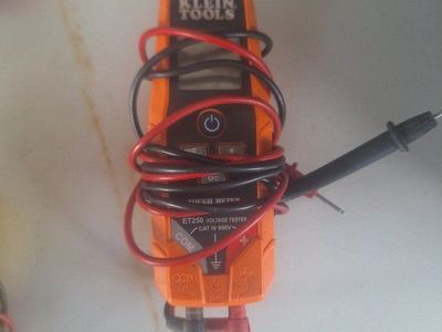 ET250 Klein multimeter