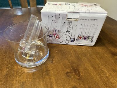 Circleware Crosstown 7-Piece Vodka Shot Glass Set with Ice Bucket