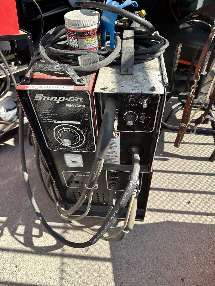 Snap-on MIG/TIG Welder w/ Bernard Gun + Gas Bottle