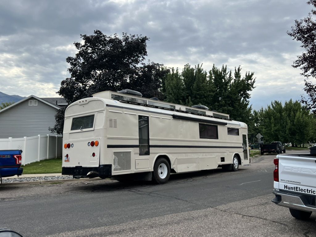 2000 Blue Bird Skoolie Conversion